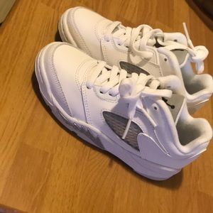 NWT, Jordan 5 Retro Low, white/black/wolf grey